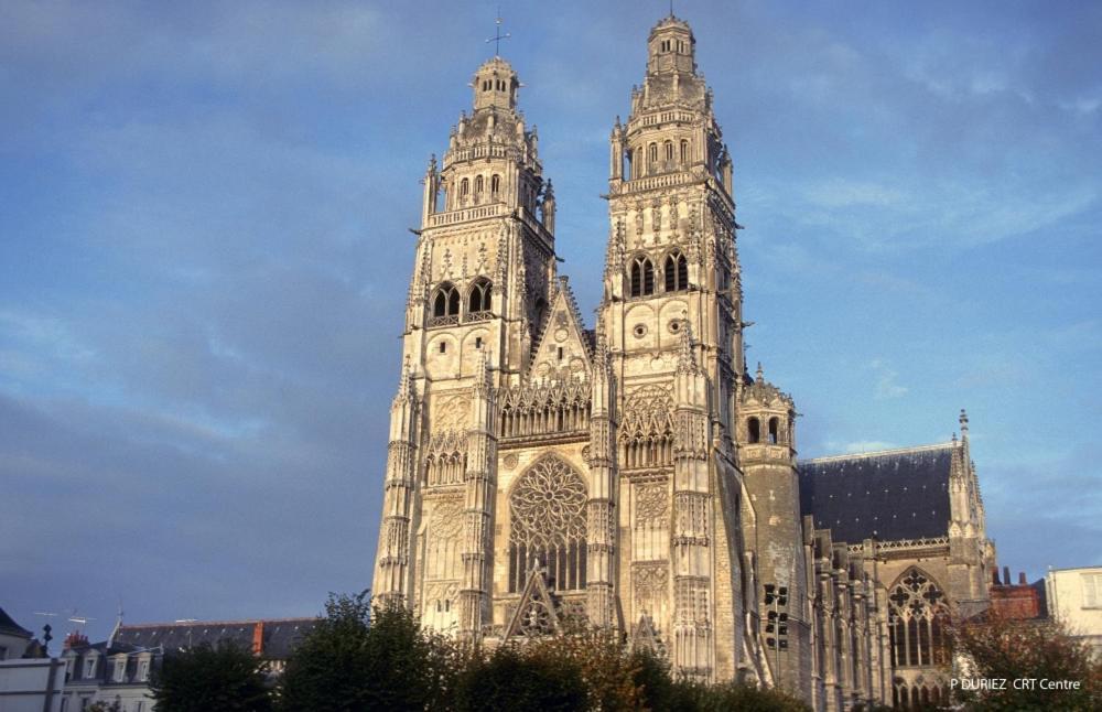 Cygne Jaune - Opera / Cathedrale Тур Екстер'єр фото
